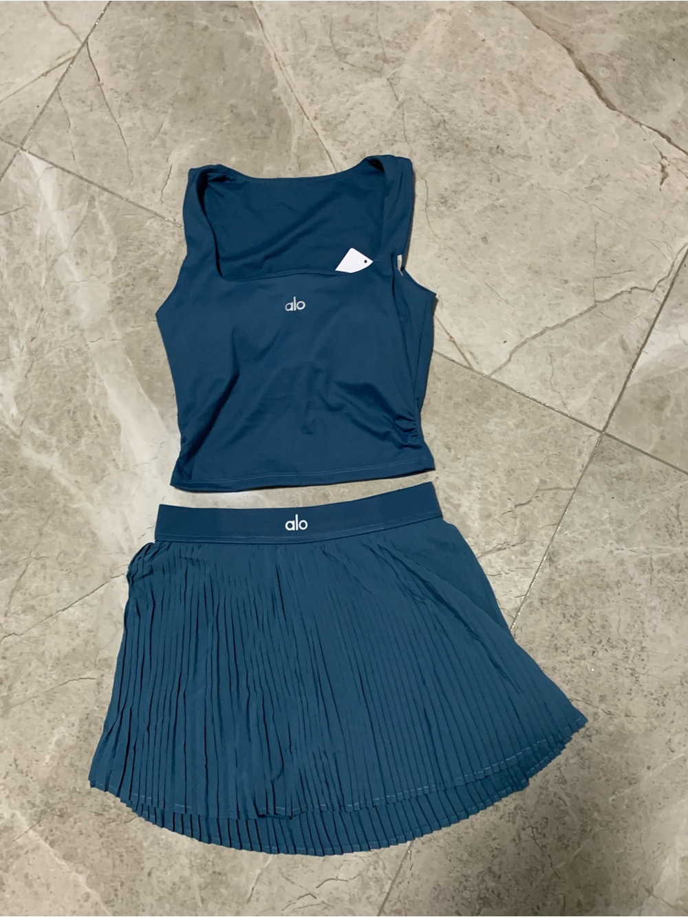 ALO Yoga Teal Blue Pleated Skirt and Tank Set